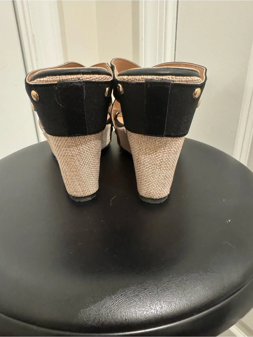 Allegra K Black Cross-Strap Wedge Sandals with Natural Wedge size 7.5